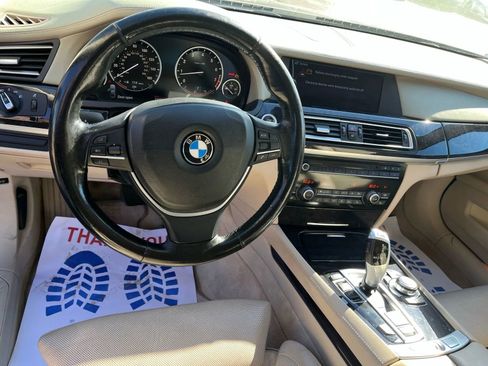 Used 2009 BMW 750i image 11