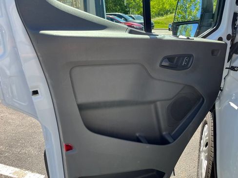 Used 2025 Ford Transit 250 Low Roof w/ Exterior Upgrade Package RWD image 9