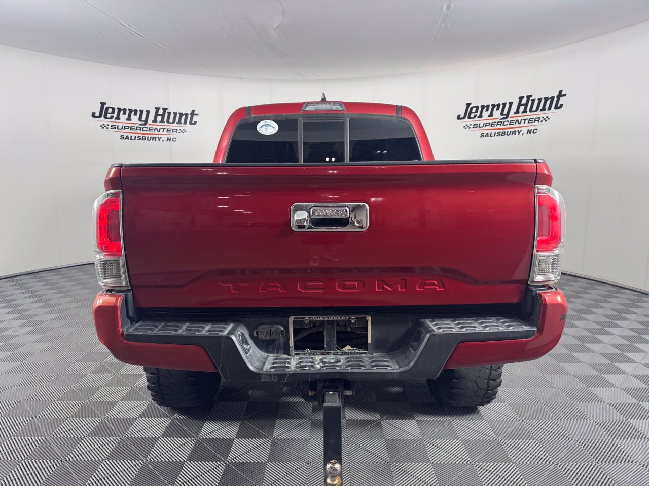Used 2019 Toyota Tacoma SR w/ SR Convenience Package AWD/4WD image 8