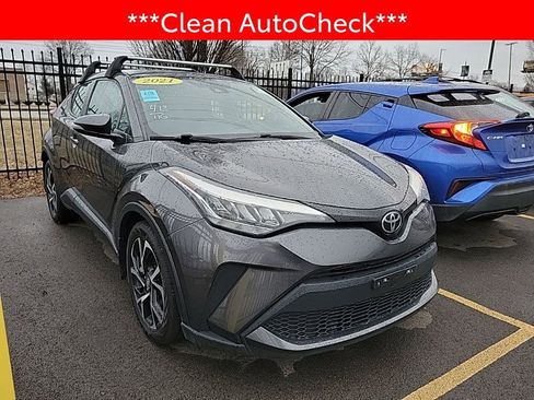 Used 2021 Toyota C-HR XLE image 3