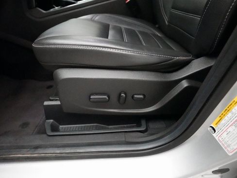 Used 2019 Ford Escape Titanium image 30