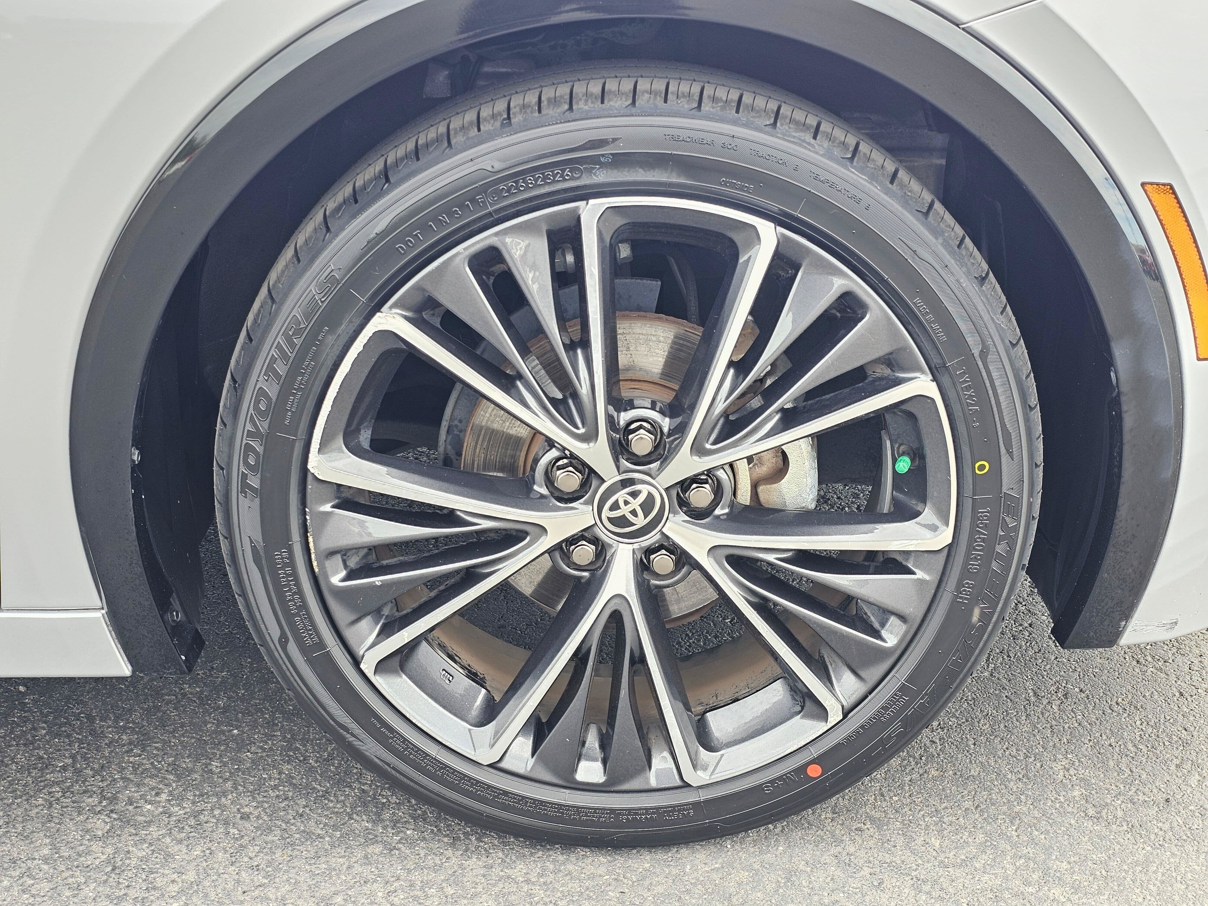 Certified 2024 Toyota Prius XLE FWD image 9