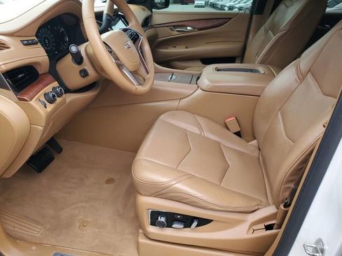 Used 2017 Cadillac Escalade ESV Platinum image 18