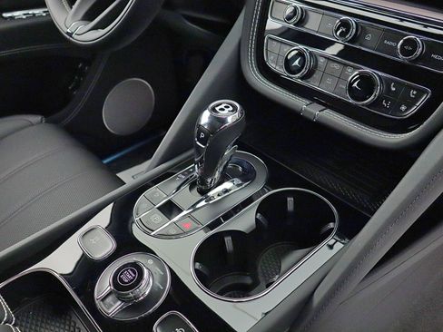 New 2025 Bentley Bentayga image 32