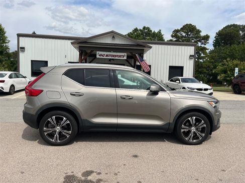 Used 2022 Volvo XC40 T5 Inscription AWD/4WD image 8