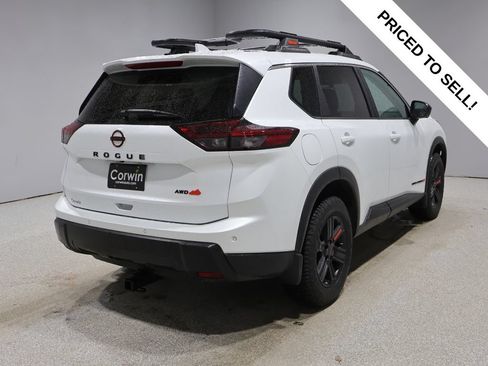 Used 2025 Nissan Rogue SV AWD/4WD image 2