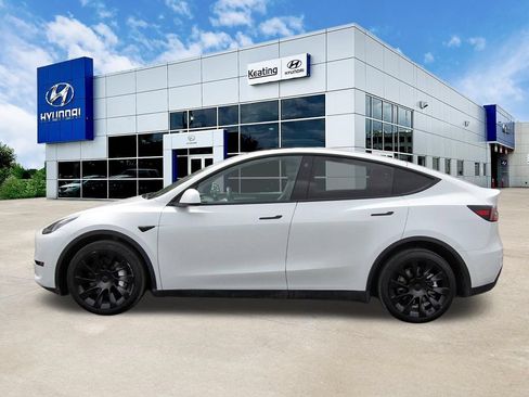 Used 2023 Tesla Model Y Long Range AWD/4WD image 8
