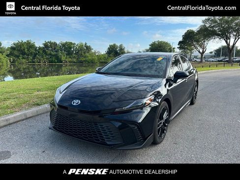 Used 2025 Toyota Camry SE w/ Multimedia Upgrade Package FWD image 1