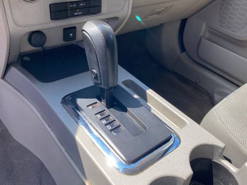 Used 2010 Ford Escape XLT FWD image 8