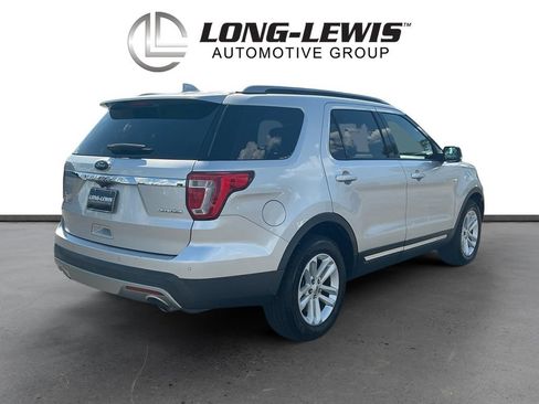 Used 2016 Ford Explorer XLT w/ Equipment Group 202A FWD image 7