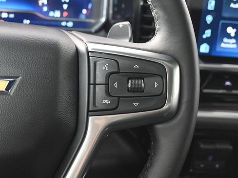 Used 2025 Chevrolet Silverado 1500 LTZ AWD/4WD image 37