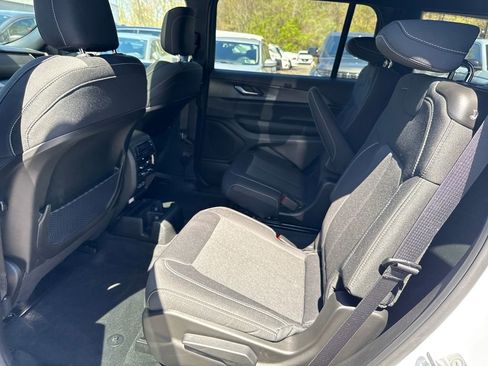 Used 2025 Jeep Grand Cherokee L Laredo w/ Luxury Tech Group I AWD/4WD image 22