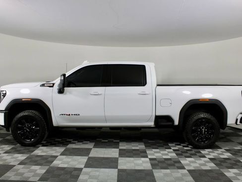 Used 2024 GMC Sierra 3500 AT4 image 5