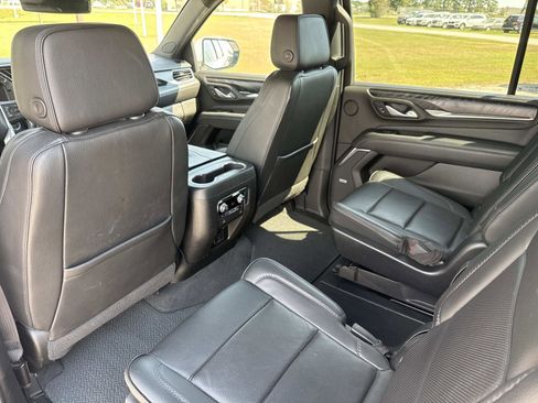 Used 2022 GMC Yukon XL Denali image 17