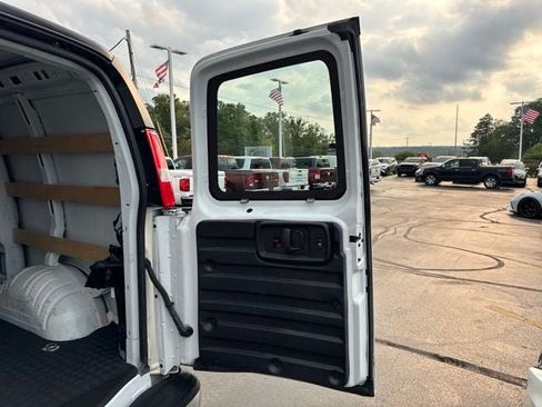 Used 2025 GMC Savana 2500 w/ Driver Convenience Package RWD image 19