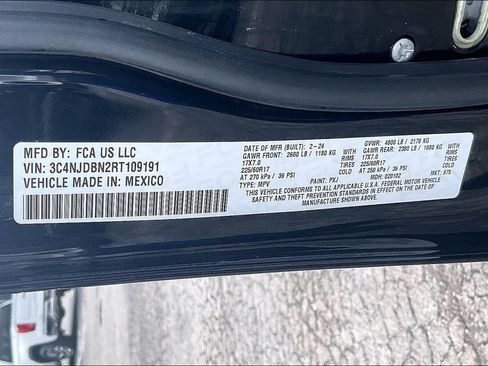 Used 2024 Jeep Compass Latitude AWD/4WD image 19