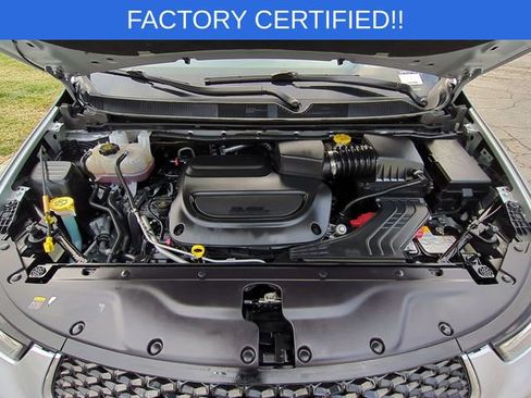 Certified 2024 Chrysler Pacifica Touring-L image 35