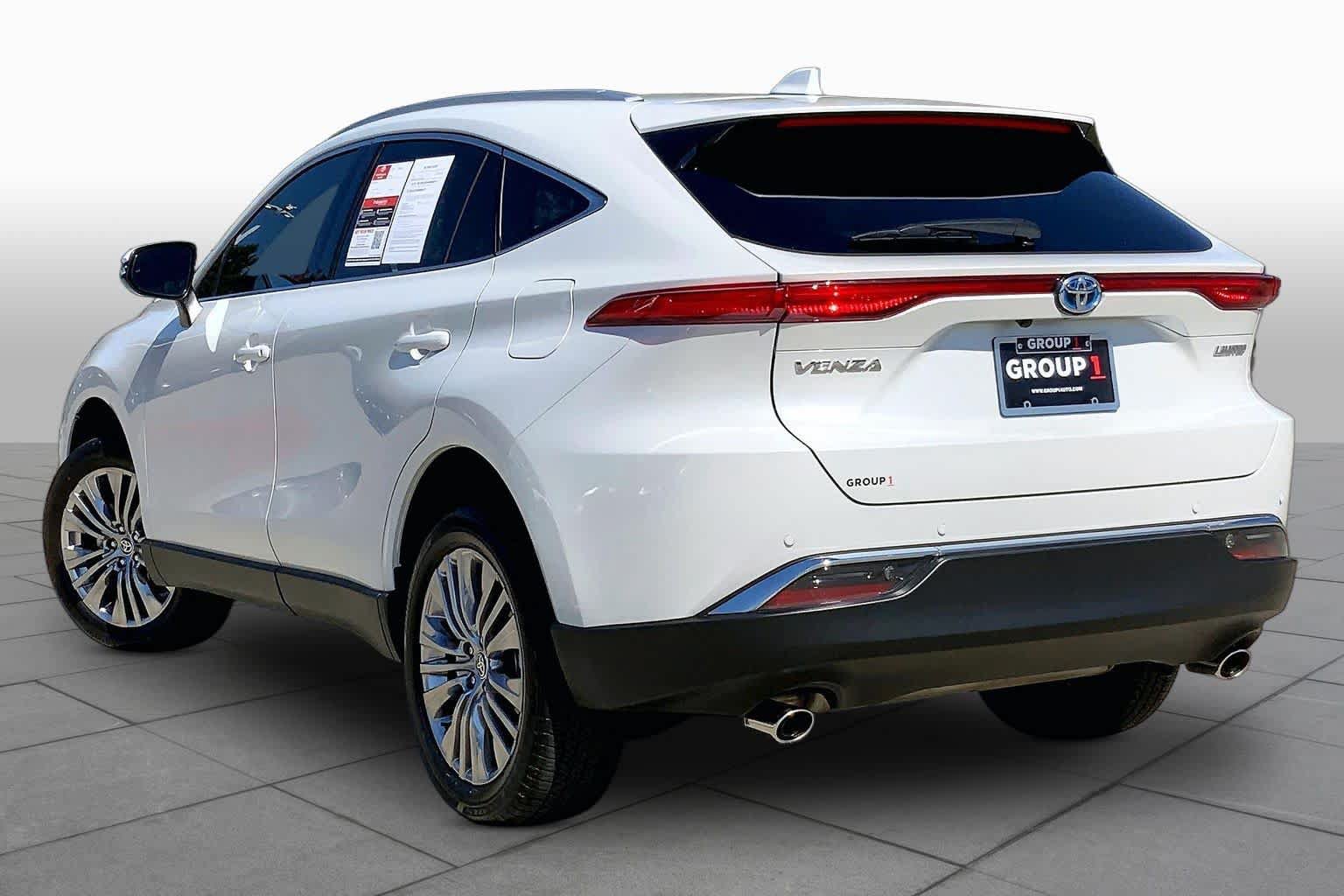 Used 2024 Toyota Venza Limited AWD/4WD image 12