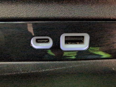 Used 2024 Chrysler Pacifica Touring-L FWD image 35