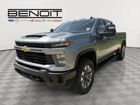 Used 2024 Chevrolet Silverado 2500 Custom w/ Custom Value Package AWD/4WD image 1
