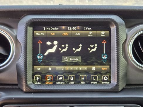 Used 2022 Jeep Wrangler Unlimited Rubicon 4xe w/ Cold Weather Group AWD/4WD image 20