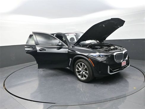 Used 2024 BMW X5 xDrive40i w/ Premium Package image 35