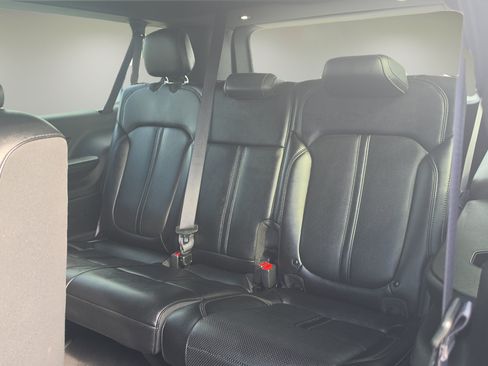 Used 2024 Jeep Wagoneer L Series II w/ Flexible Seating Group AWD/4WD image 17