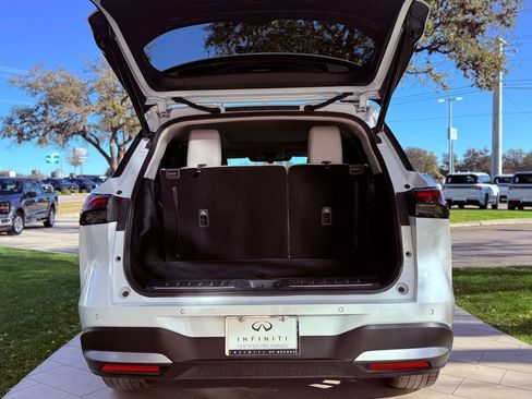 Certified 2026 INFINITI QX60 Luxe w/ Family Package image 35