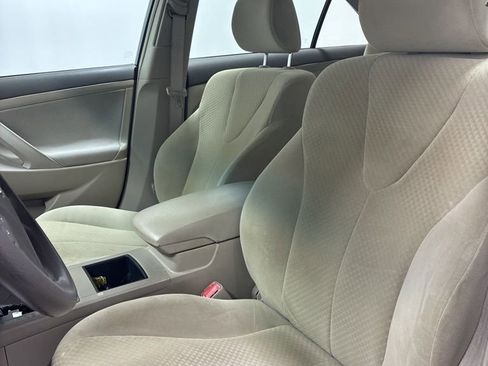 Used 2009 Toyota Camry LE image 9