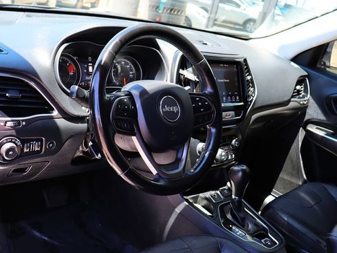 Used 2020 Jeep Cherokee Limited FWD image 38