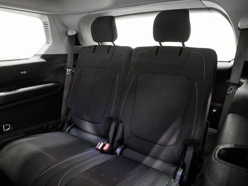 Used 2022 Jeep Grand Cherokee L Laredo w/ Luxury Tech Group I image 16