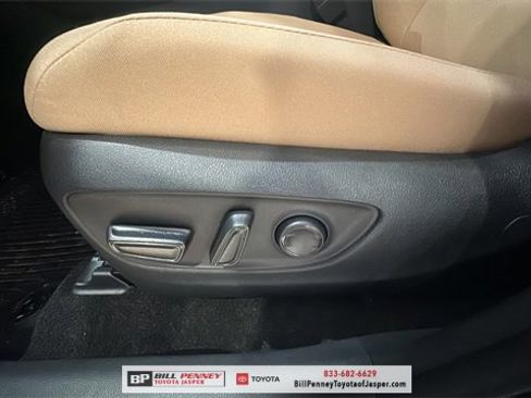 New 2025 Toyota RAV4 XLE image 15