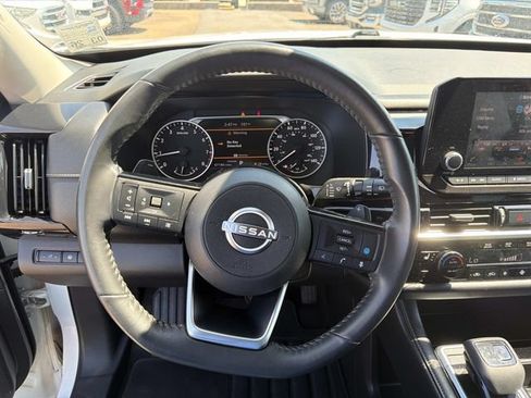 Used 2022 Nissan Pathfinder SV w/ SV Premium Package FWD image 28