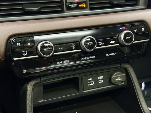 Used 2023 Honda Pilot Elite image 17