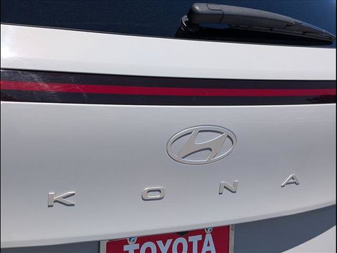 Used 2024 Hyundai Kona SEL w/ Convenience Package FWD image 18