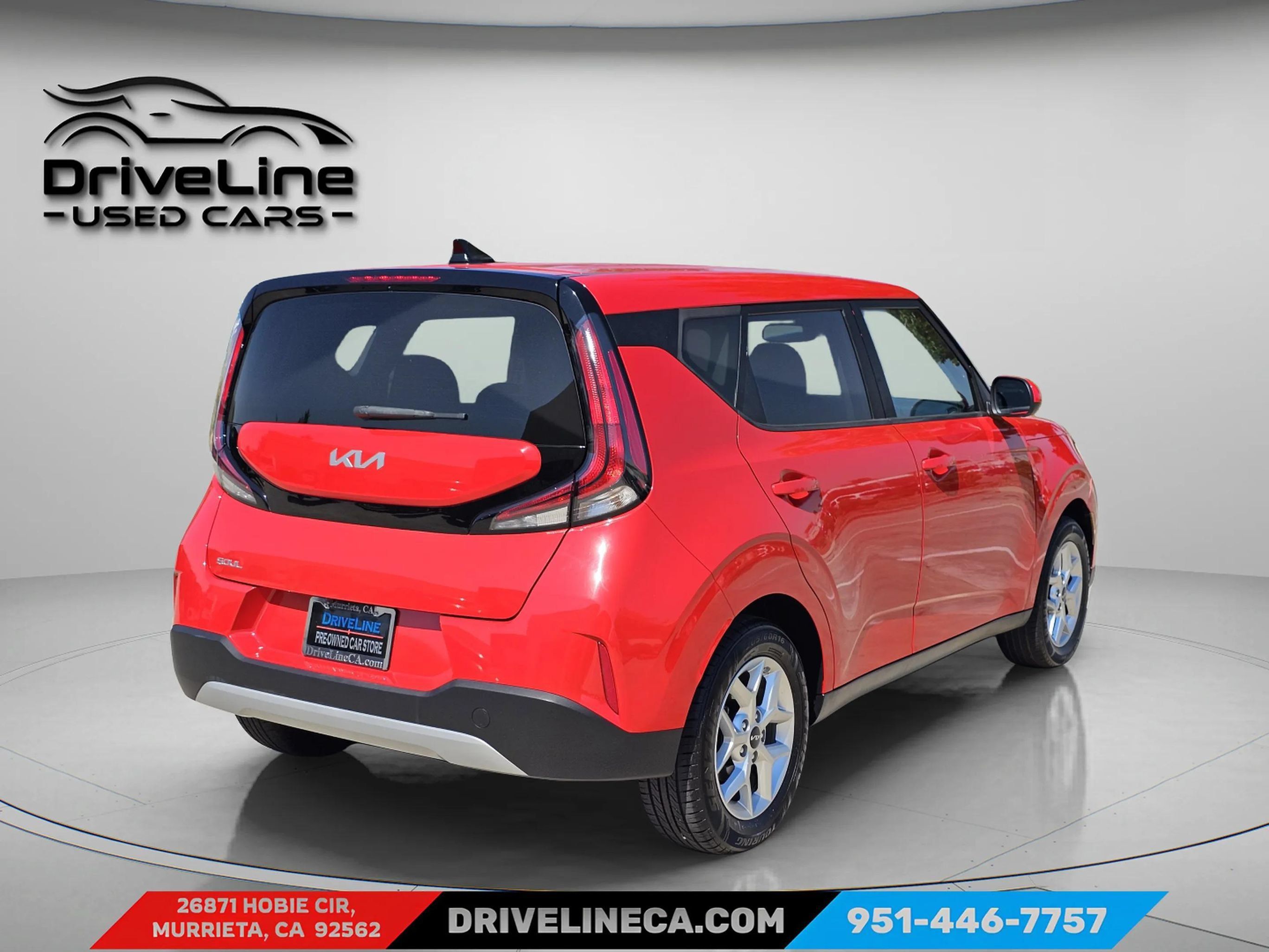 Used 2023 Kia Soul LX w/ Option Group 015 FWD image 2