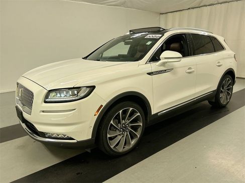 Used 2022 Lincoln Nautilus Reserve w/ Equipment Group 202A image 5