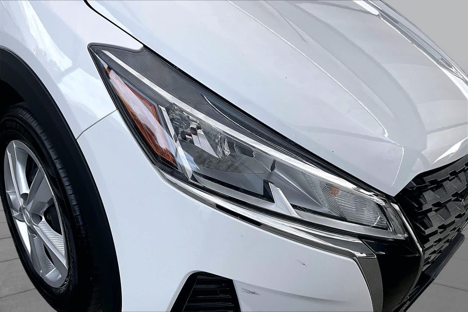 Certified 2024 Nissan Kicks S FWD image 27