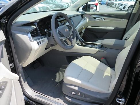 New 2025 Cadillac XT5 Premium Luxury w/ LPO, Floor Liner Package image 9