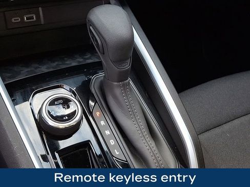 Used 2024 Chevrolet Colorado Trail Boss w/ Technology Package image 18