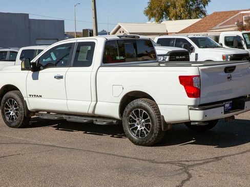 Used 2021 Nissan Titan SV w/ SV Convenience Package image 7