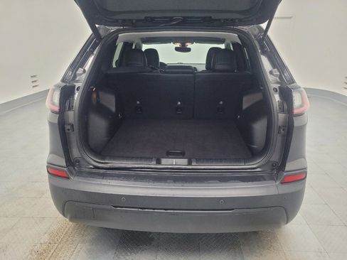 Used 2019 Jeep Cherokee Latitude Plus w/ Comfort/Convenience Group image 29