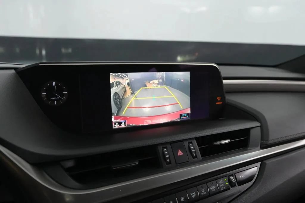 Used 2020 Lexus ES 350 F Sport w/ Accessory Package 2 FWD image 26