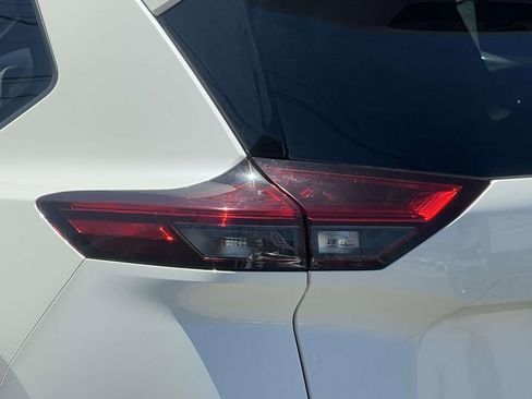 Used 2023 Nissan Rogue Platinum w/ Platinum Premium Package AWD/4WD image 10