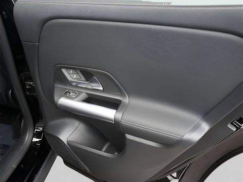 Used 2025 Mercedes-Benz GLA 250 4MATIC image 22