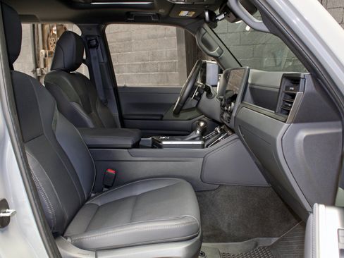 Used 2024 Lexus GX 550 AWD/4WD image 43
