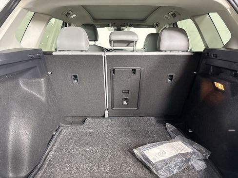 Used 2023 Volkswagen Taos SE w/ Panoramic Sunroof Package image 23