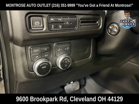 Used 2023 GMC Yukon XL SLT w/ SLT Premium Package image 17