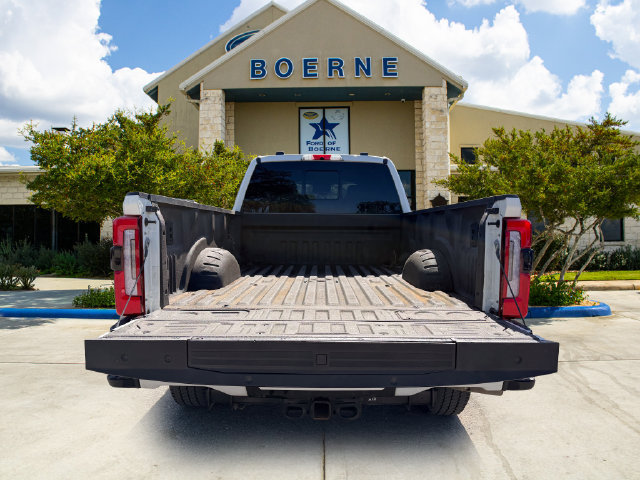 Used 2024 Ford F350 Platinum w/ FX4 Off-Road Package AWD/4WD image 3