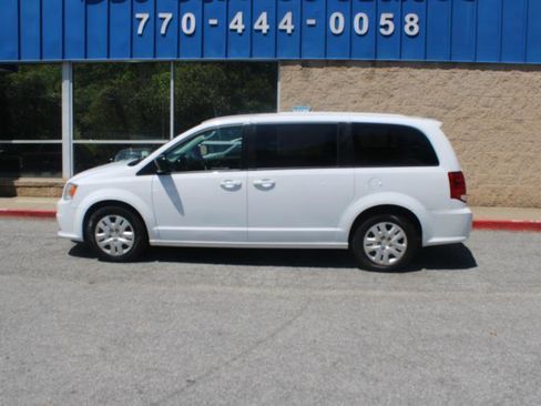 Used 2020 Dodge Grand Caravan SE FWD image 15